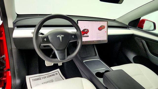 2023 Tesla Model Y Performance AWD w/ White & Black Premium Interior - 23006284 - 11