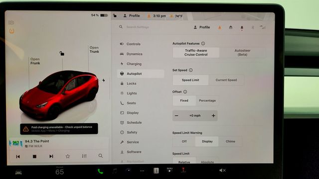 2023 Tesla Model Y Performance AWD w/ White & Black Premium Interior - 23006284 - 18