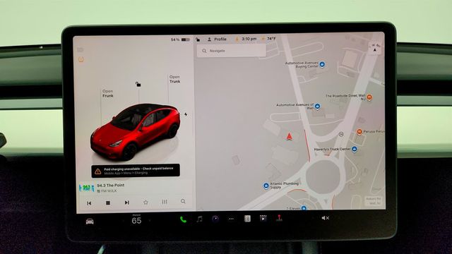 2023 Tesla Model Y Performance AWD w/ White & Black Premium Interior - 23006284 - 21