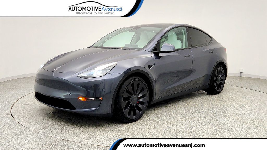 2023 Tesla Model Y Performance AWD w/ White & Black Premium Interior - 23010712 | Video 1