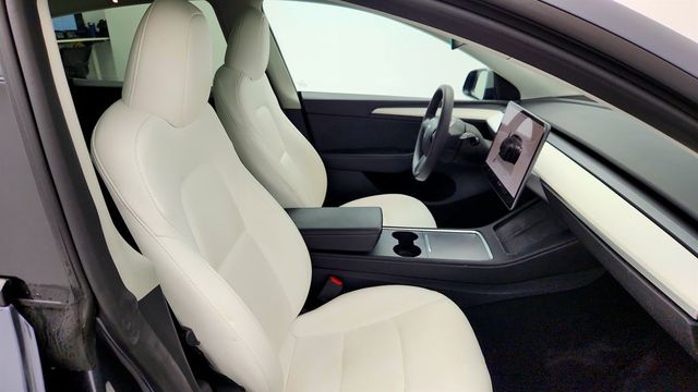 2023 Tesla Model Y Performance AWD w/ White & Black Premium Interior - 23010712 - 27
