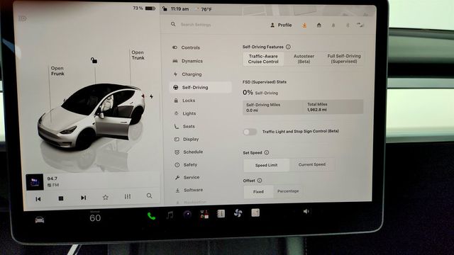 2023 Tesla Model Y Performance AWD w/ White & Black Premium Interior - 23080890 - 17