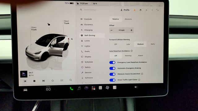 2023 Tesla Model Y Performance AWD w/ White & Black Premium Interior - 23080890 - 18