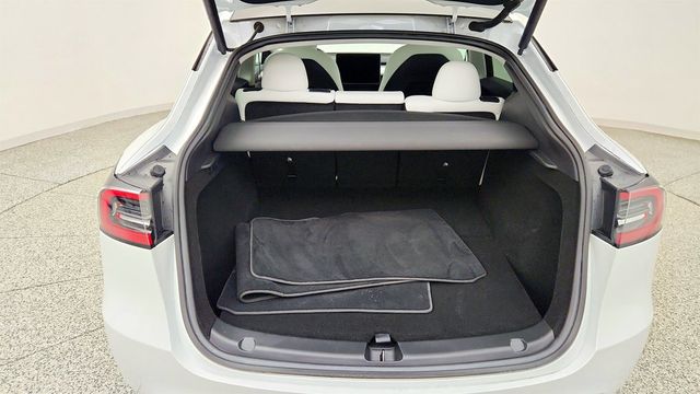2023 Tesla Model Y Performance AWD w/ White & Black Premium Interior - 23080890 - 23