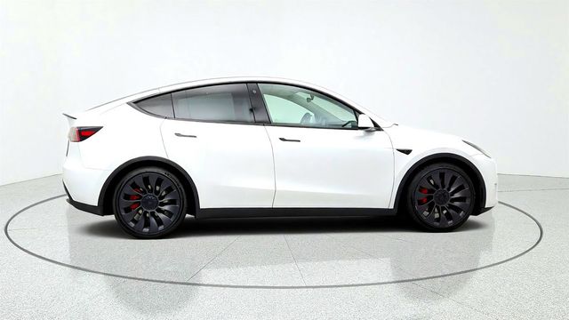 2023 Tesla Model Y Performance AWD w/ White & Black Premium Interior - 23080890 - 3