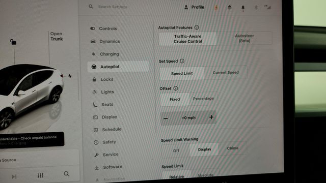 2023 Tesla Model Y RWD with White & Black Premium Interior - 22943270 - 18