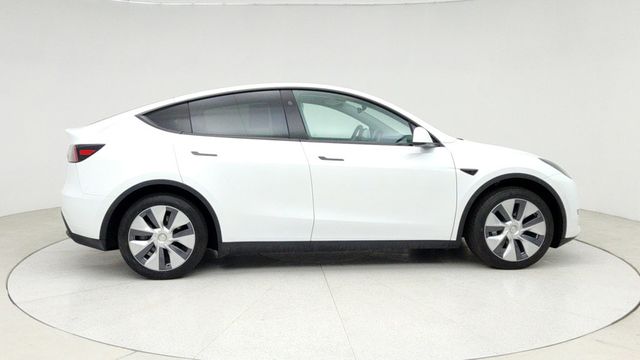 2023 Tesla Model Y RWD with White & Black Premium Interior - 22943270 - 3