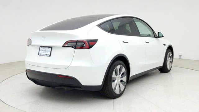 2023 Tesla Model Y RWD with White & Black Premium Interior - 22943270 - 4