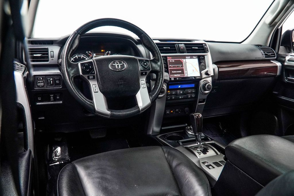 Toyota 4Runner photo 17