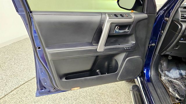 2023 Toyota 4Runner Limited 4WD w/ 3rd Row Seating - 23081737 - 10