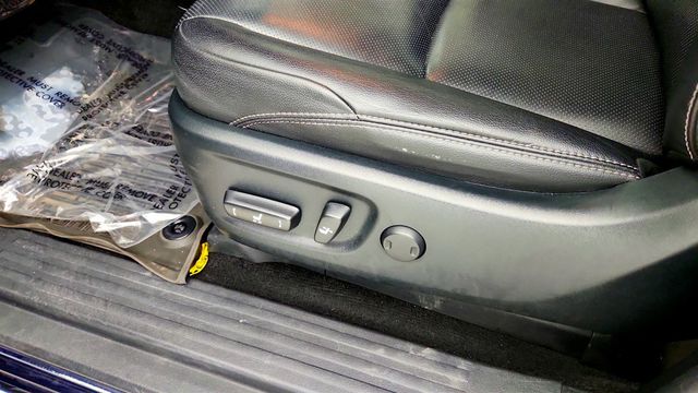2023 Toyota 4Runner Limited 4WD w/ 3rd Row Seating - 23081737 - 11