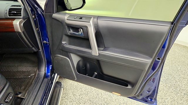 2023 Toyota 4Runner Limited 4WD w/ 3rd Row Seating - 23081737 - 25
