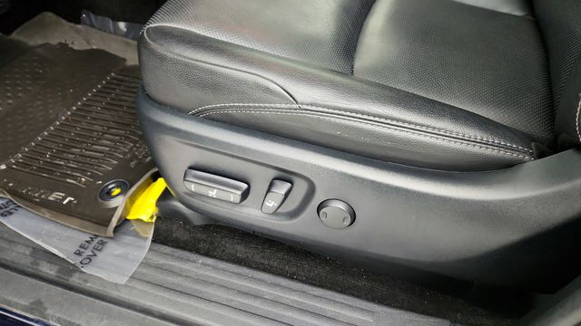 2023 Toyota 4Runner Limited 4WD with 3rd Row Seating - 22948584 - 11