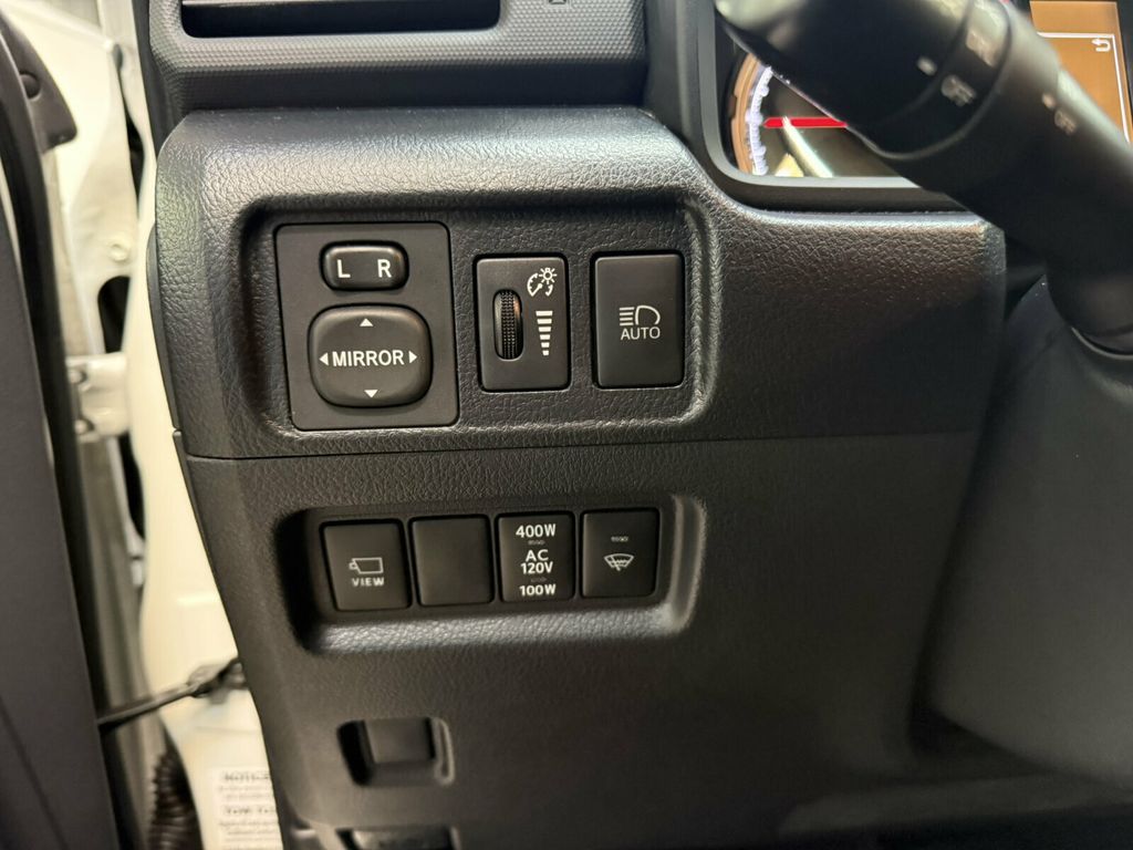 2023 Toyota 4Runner Local Trade/TRD-Off Road Premium/Heated Leather Seats/Blind Spot - 23075506 - 17