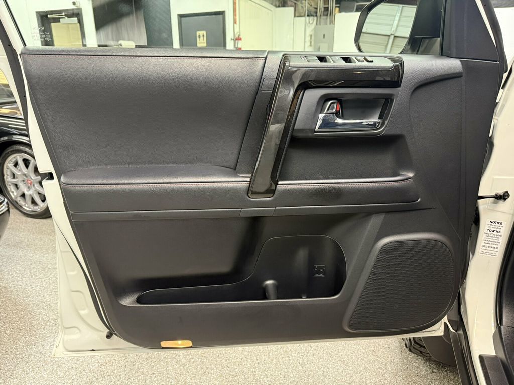 2023 Toyota 4Runner Local Trade/TRD-Off Road Premium/Heated Leather Seats/Blind Spot - 23075506 - 18