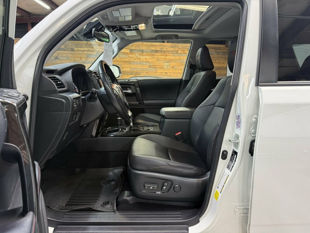 2023 Toyota 4Runner Local Trade/TRD-Off Road Premium/Heated Leather Seats/Blind Spot - 23075506 - 19