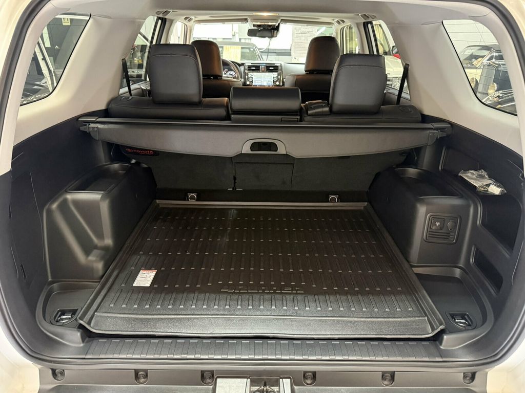 2023 Toyota 4Runner Local Trade/TRD-Off Road Premium/Heated Leather Seats/Blind Spot - 23075506 - 24
