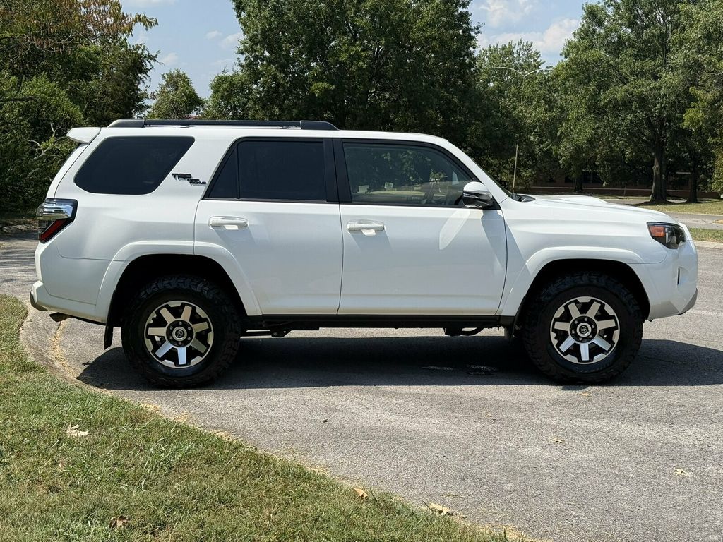 2023 Toyota 4Runner Local Trade/TRD-Off Road Premium/Heated Leather Seats/Blind Spot - 23075506 - 6
