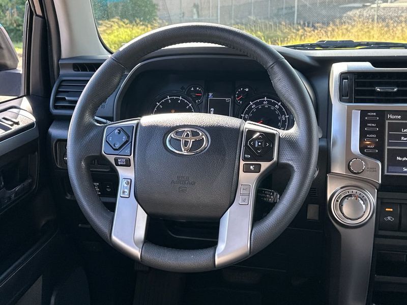 2023 Toyota 4Runner SR5 4WD - 23039230 - 18