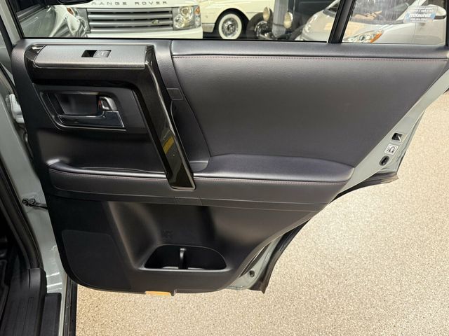 2023 Toyota 4Runner TRD Off-Road Premium/Heated Leather Seats/Blind Spot Monitor/NAV - 23065764 - 32