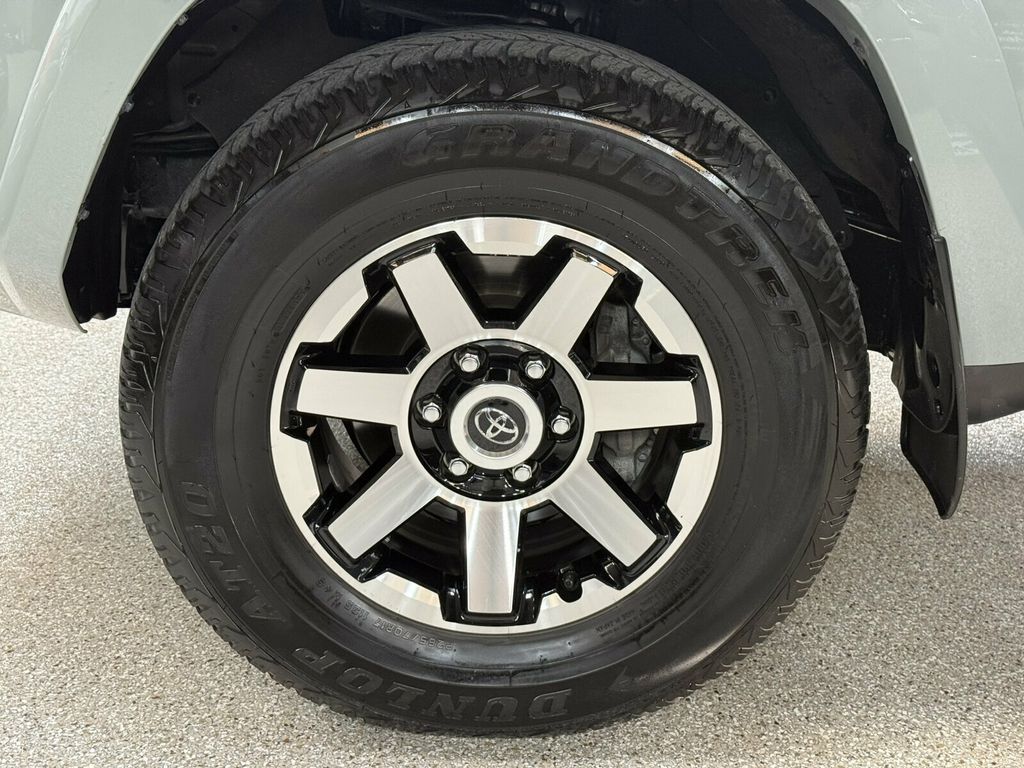 2023 Toyota 4Runner TRD Off-Road Premium/Heated Leather Seats/Blind Spot Monitor/NAV - 23065764 - 38