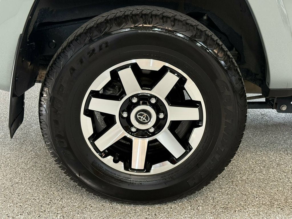 2023 Toyota 4Runner TRD Off-Road Premium/Heated Leather Seats/Blind Spot Monitor/NAV - 23065764 - 40
