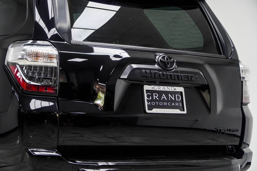 Toyota 4Runner photo 17