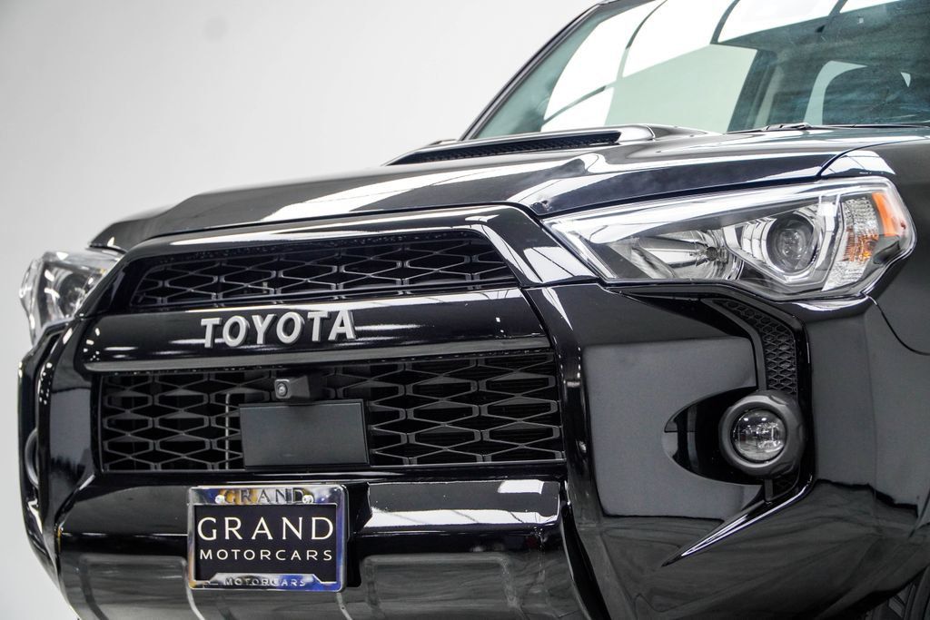 Toyota 4Runner photo 2