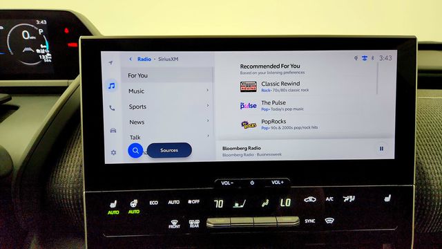 2023 Toyota bZ4X XLE AWD w/ Weather Package - 23085641 - 17