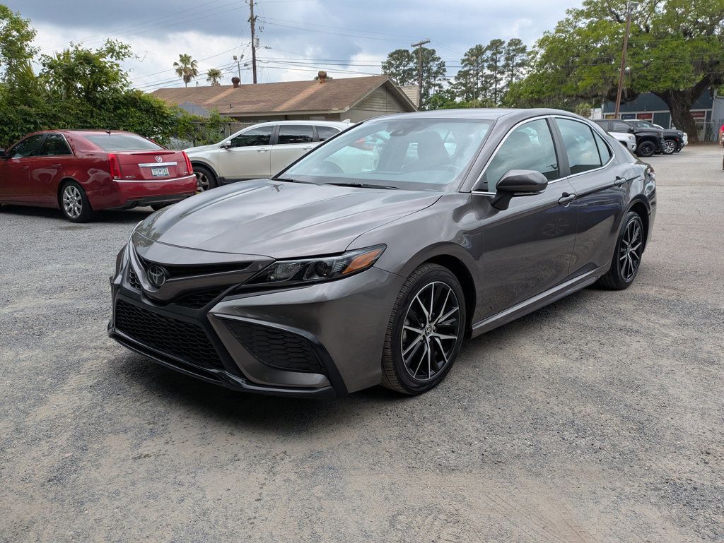 2023 Toyota Camry SE photo 4