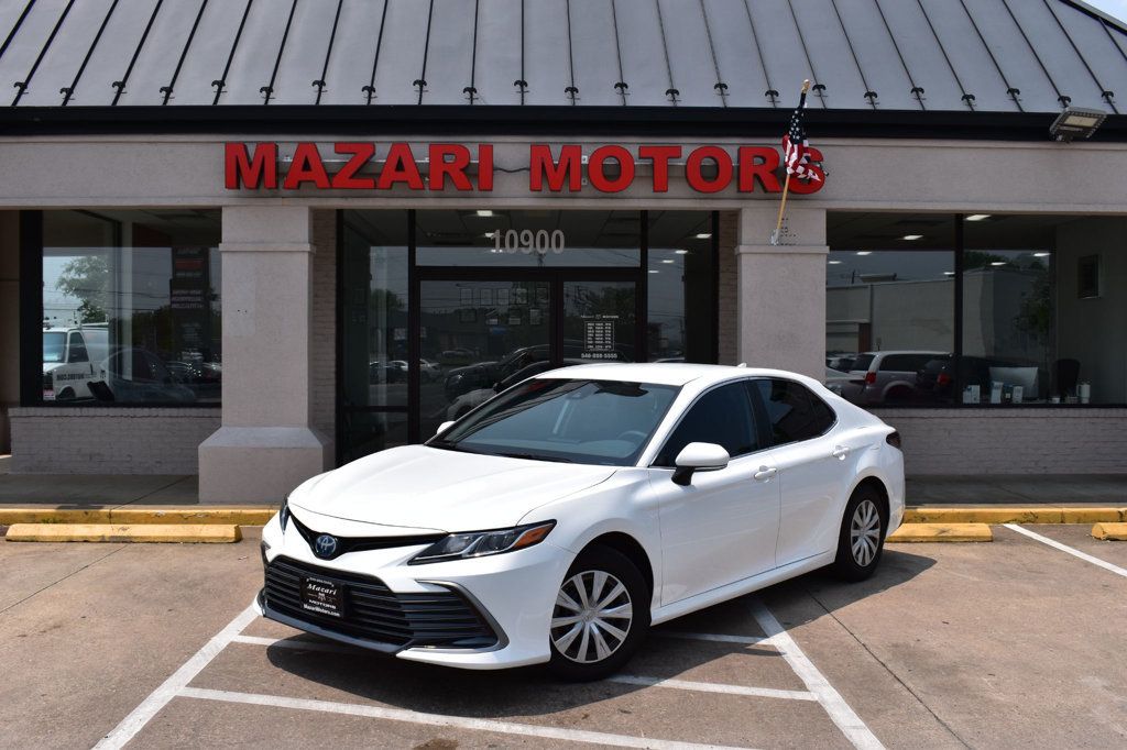 2023 Toyota Camry Hybrid LE photo 2