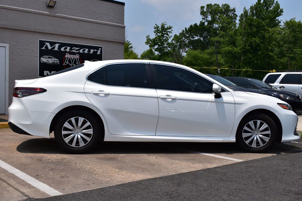 2023 Toyota Camry Hybrid LE photo 4