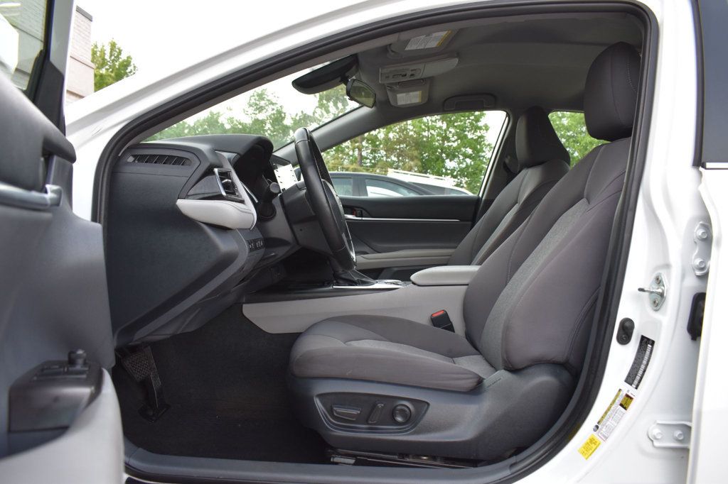 2023 Toyota Camry Hybrid LE CVT - 23018856 - 13