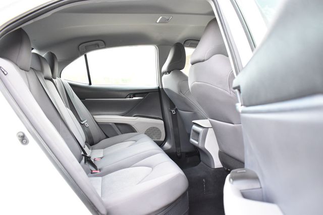 2023 Toyota Camry Hybrid LE CVT - 23018856 - 19