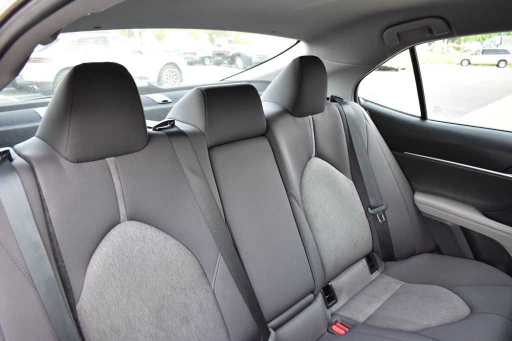 2023 Toyota Camry Hybrid LE CVT - 23018856 - 20