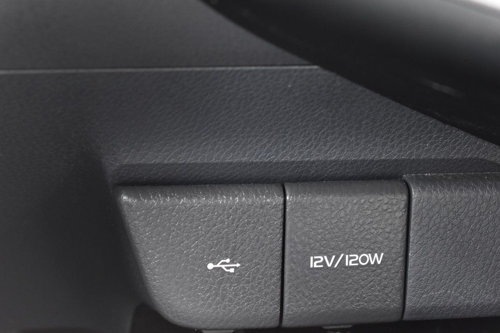 2023 Toyota Camry Hybrid LE CVT - 23018856 - 31