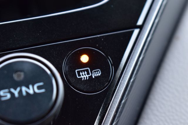 2023 Toyota Camry Hybrid LE CVT - 23018856 - 46