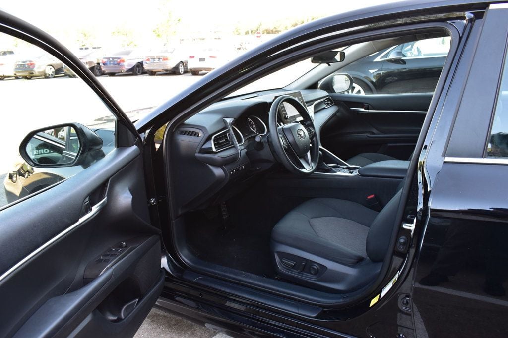 2023 Toyota Camry Hybrid LE CVT - 23021779 - 14