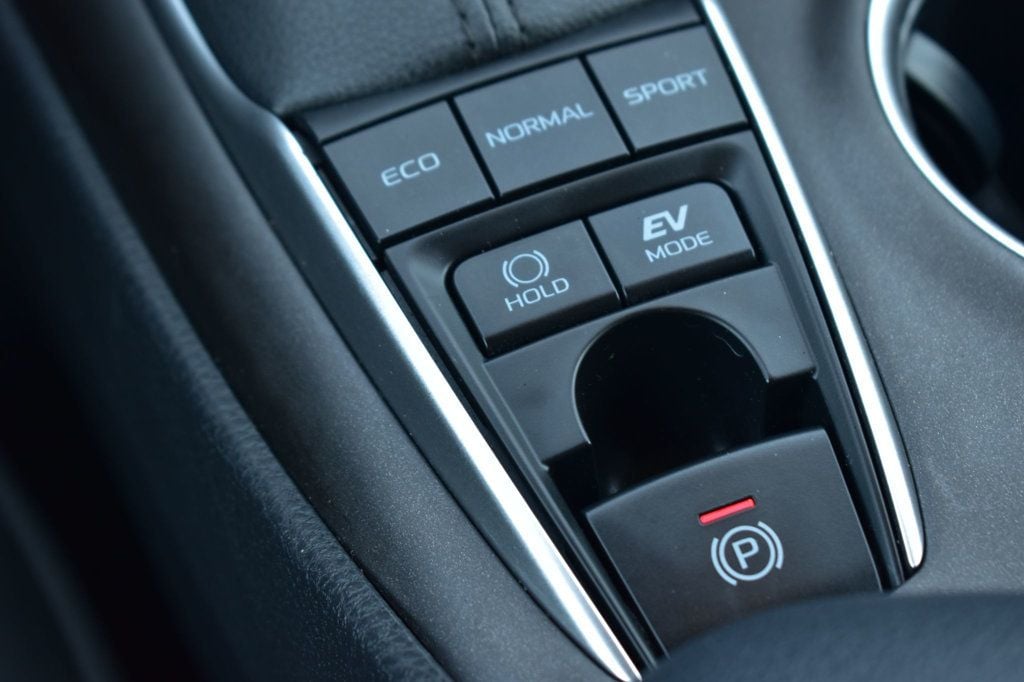 2023 Toyota Camry Hybrid LE CVT - 23021779 - 28
