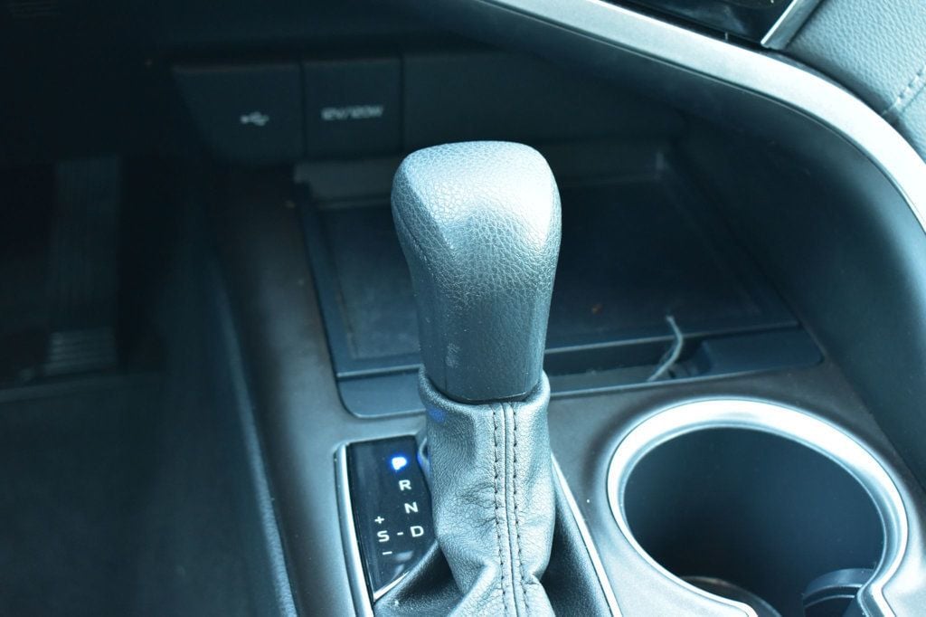 2023 Toyota Camry Hybrid LE CVT - 23021779 - 29