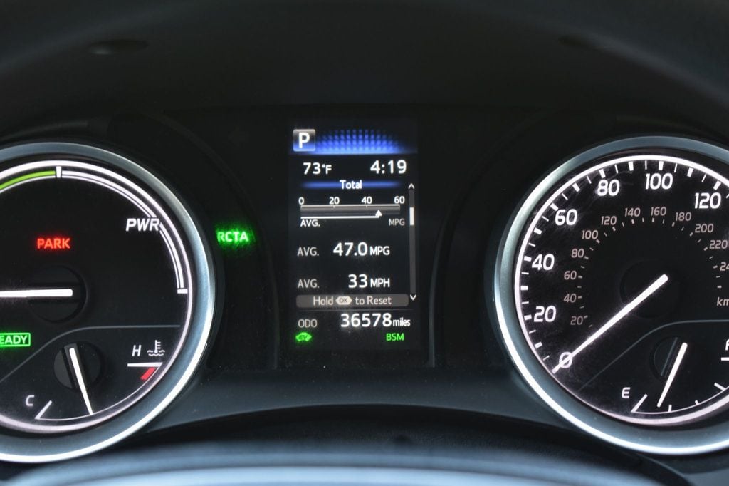 2023 Toyota Camry Hybrid LE CVT - 23021779 - 33
