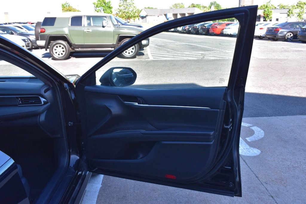2023 Toyota Camry Hybrid LE CVT - 23021779 - 44