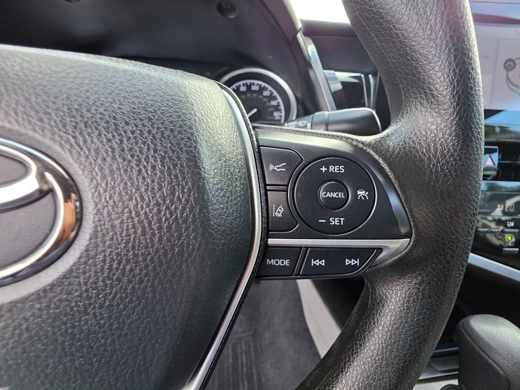 2023 Toyota Camry Hybrid LE CVT - 22949929 - 19