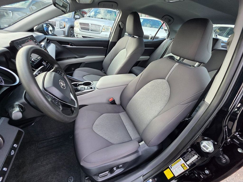 2023 Toyota Camry Hybrid LE CVT - 22949929 - 20