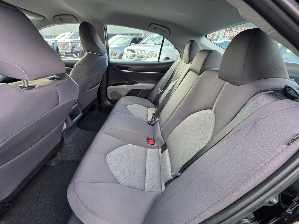 2023 Toyota Camry Hybrid LE CVT - 22949929 - 26
