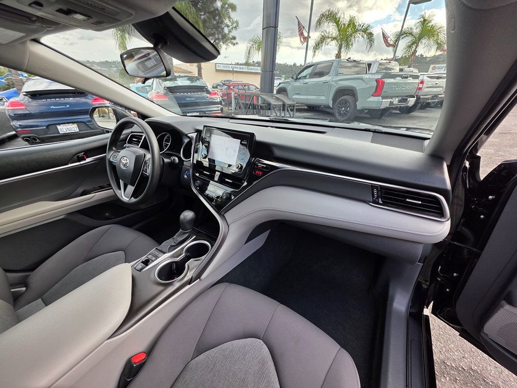 2023 Toyota Camry Hybrid LE CVT - 22949929 - 29