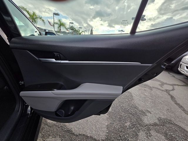 2023 Toyota Camry Hybrid LE CVT - 22949929 - 30