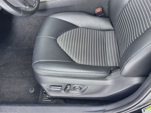 2023 Toyota Camry Hybrid SE Nightshade CVT - 23067520 - 17