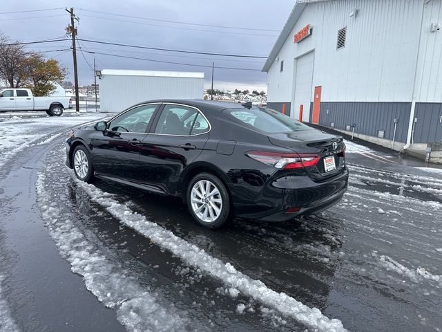 2023 Toyota Camry LE photo 5