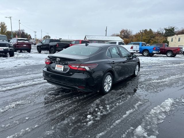 2023 Toyota Camry LE photo 7